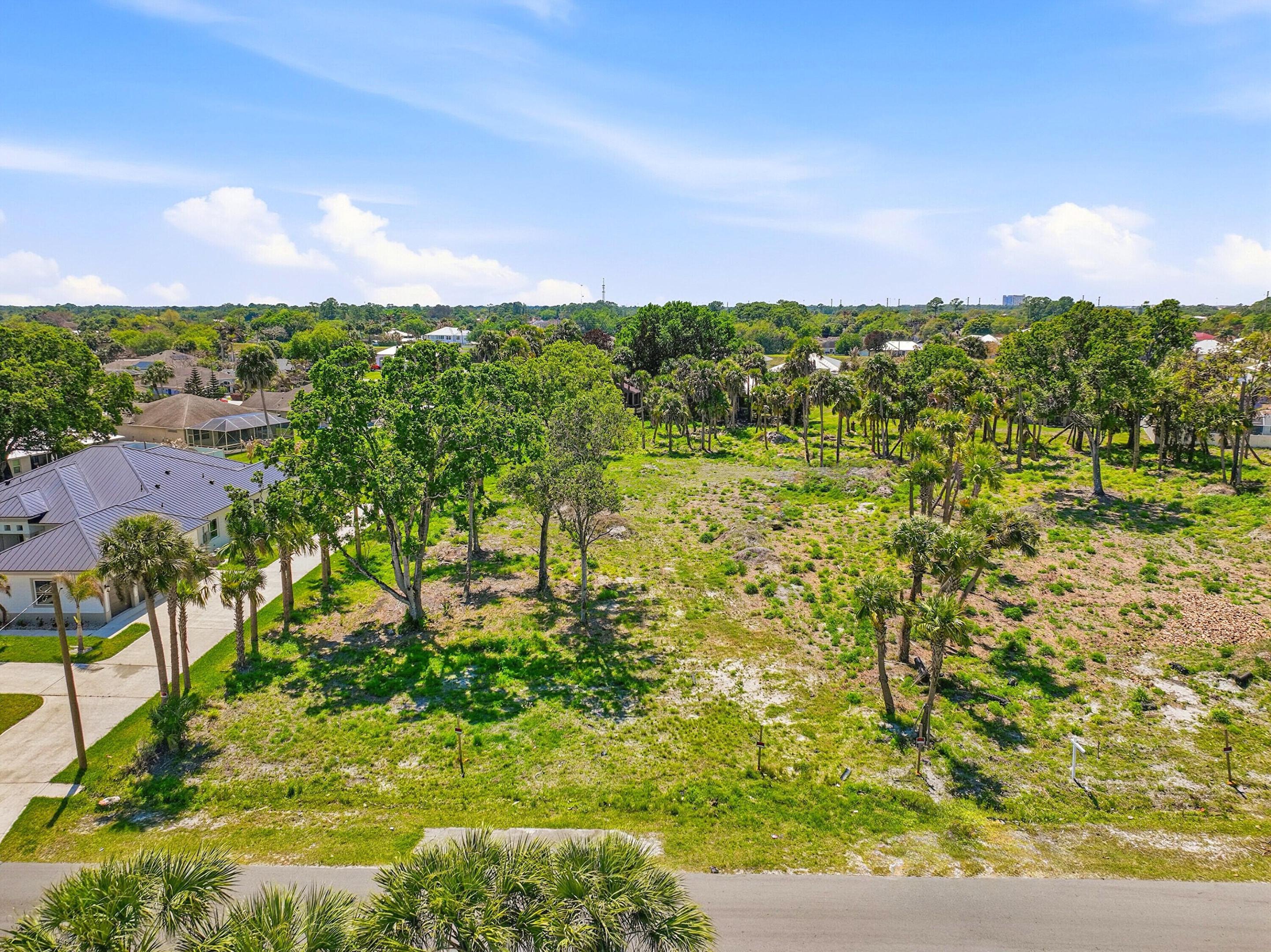 LEAFY ROAD ESTATES - Land