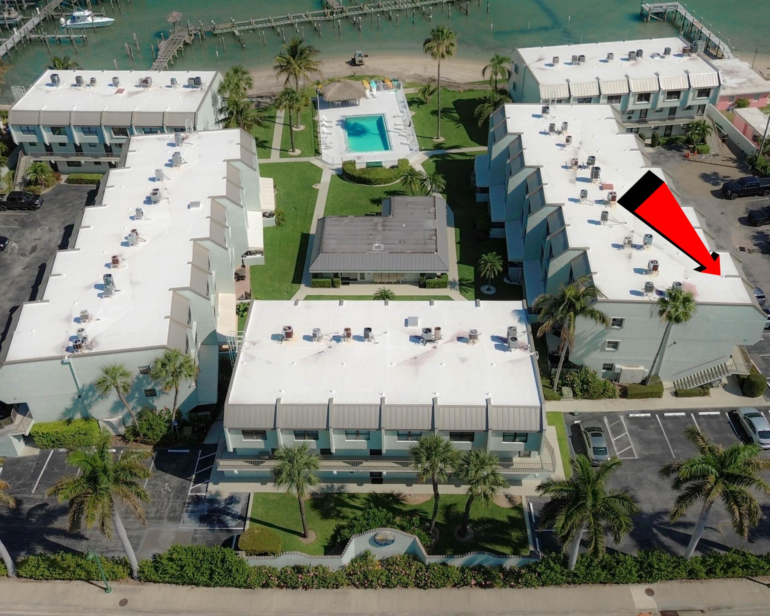 LA ENTRADA DEL MAR CONDOMINIUM - Residential