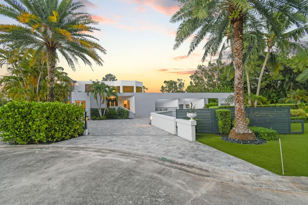 Photo of 10561 SE Le Parc, Jupiter, FL 33458 (MLS # B26027279)