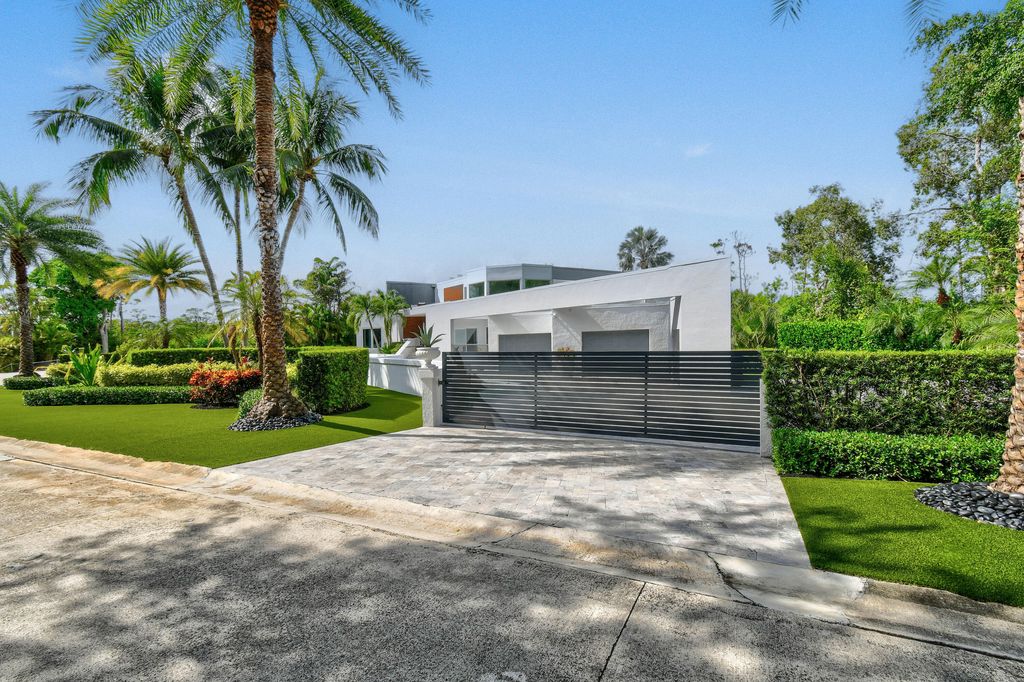 Photo of 10561 SE Le Parc, Jupiter, FL 33458 (MLS # B26027279)