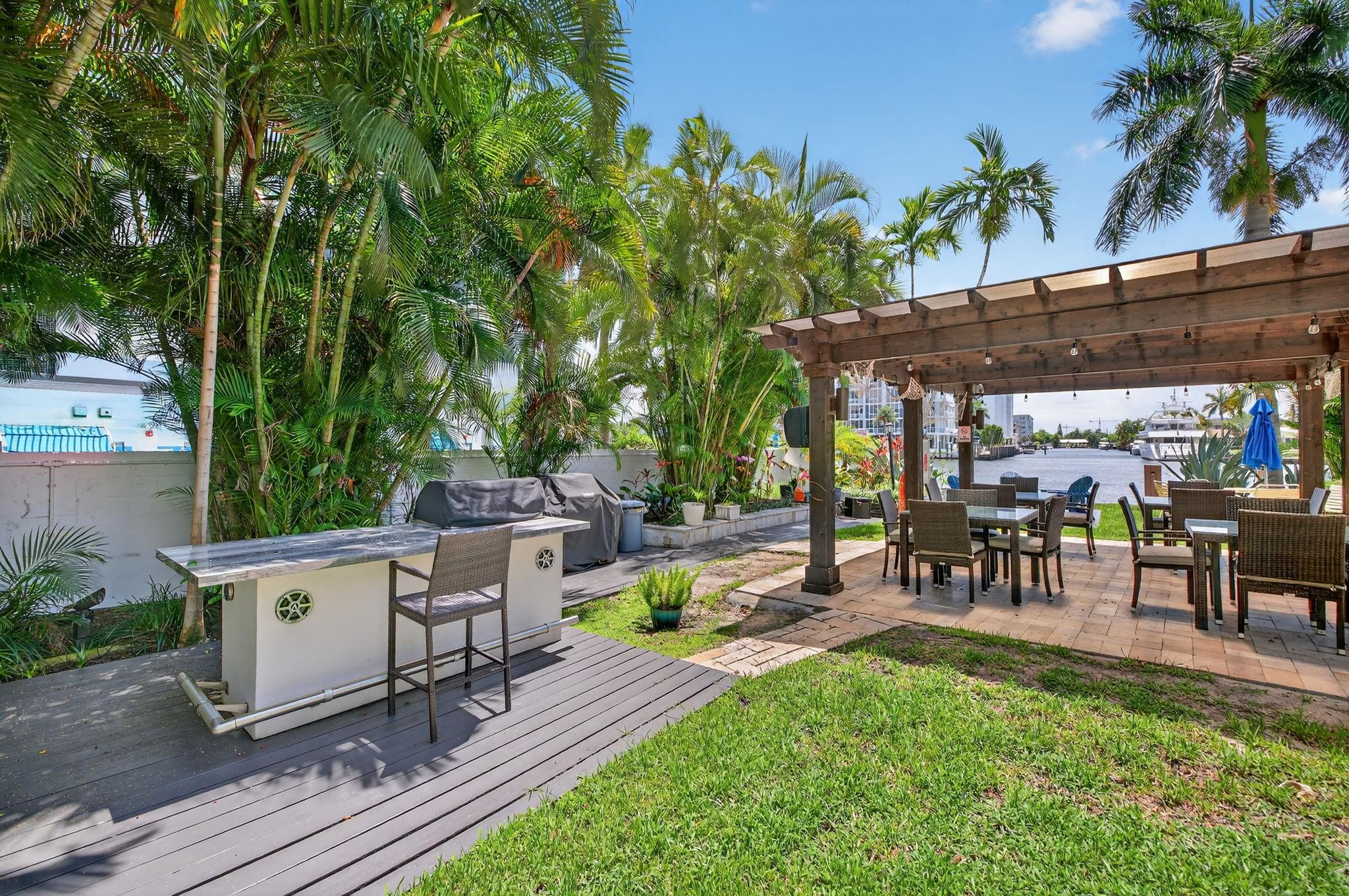 Coral Ridge Towers - Residential