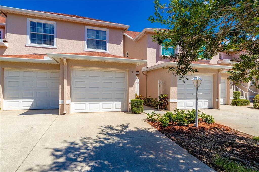 200 GRAND ROYALE Circle 104