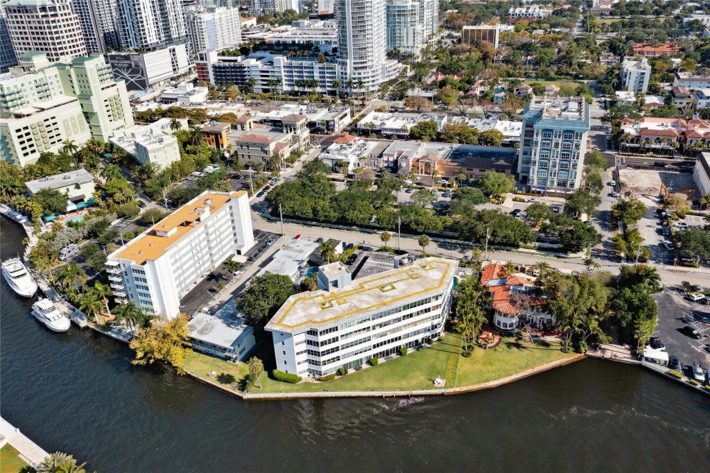 Photo of 818 SE 4TH Street #201, Fort Lauderdale, FL 33301 (MLS # B26082339)