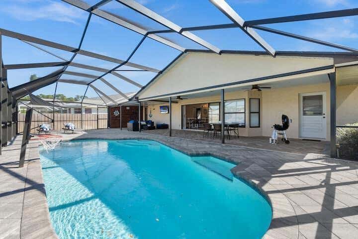 Photo of 1017 SE Walters Terrace, Port Saint Lucie, FL 34983 (MLS # B26063891)