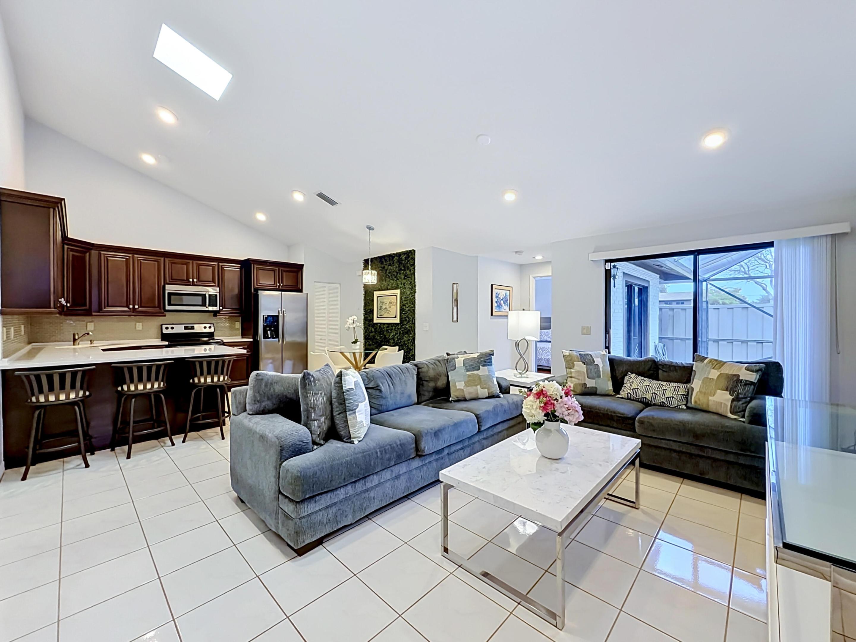 BOCA GARDENS - Residential