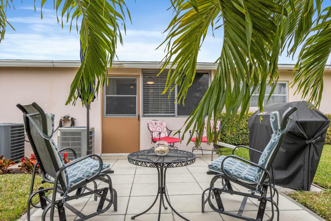 CRESTHAVEN VILLAS CONDO 26 - Residential