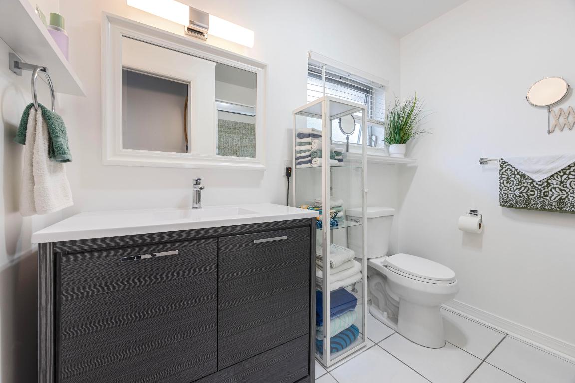 CRESTHAVEN VILLAS CONDO 26 - Residential