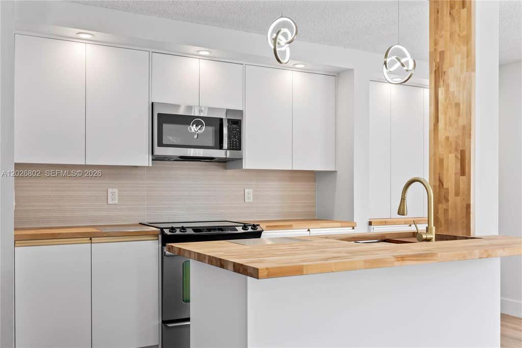 Photo of 7511 S Oriole Boulevard #201, Delray Beach, FL 33446 (MLS # A12026802)