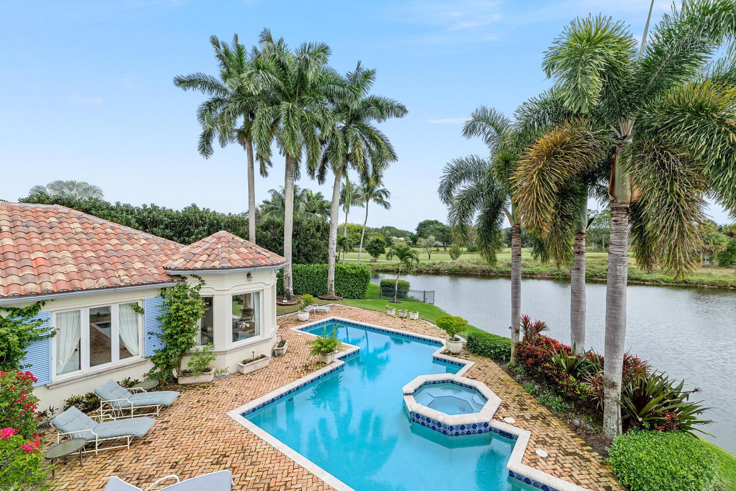 FAIRWAY ISLAND OF - Residential