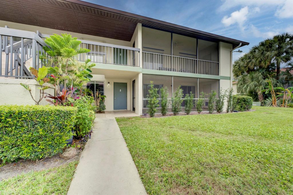 Photo of 6446 Chasewood Drive #B, Jupiter, FL 33458 (MLS # R11066557)