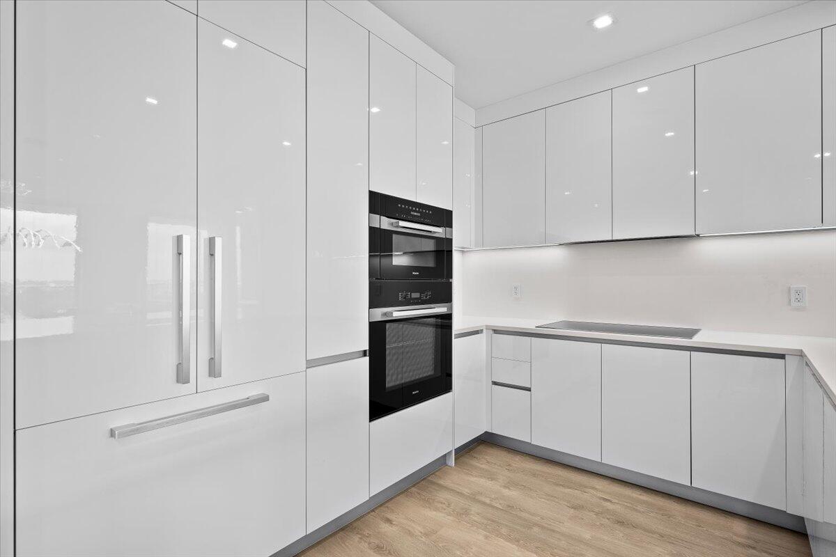 220 Lake Shore Drive 917
