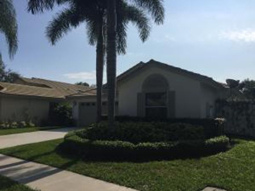 Seller needs September closing or post occupancy agreement.This home offers over 1800 square feet of living space featuring crown molding and tile and laminate  flooring throughout. The updated kitchen features granite countertops with a convenient center island, wood cabinetry, new stainless steel appliances and a great bay windowed breakfast nook. Large master bedroom with walk in closet and master bath with separate shower and tub, as well as dual sinks. The guest rooms have chair railing and plenty of closet space – with built in shelving too! Huge fenced yard with a nice sized screened, covered lanai as well as an open patio with working hot tub. Lawrence Oaks is a charming community offering it's residents a park like entrance, beautiful pool area and mor