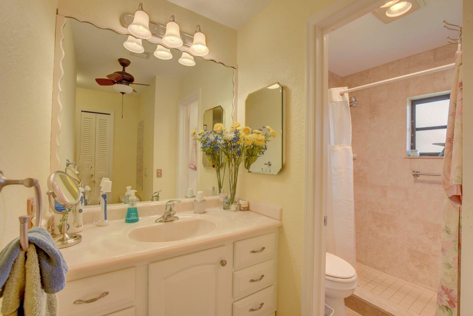 GREENTREE VILLAS CONDO - Residential