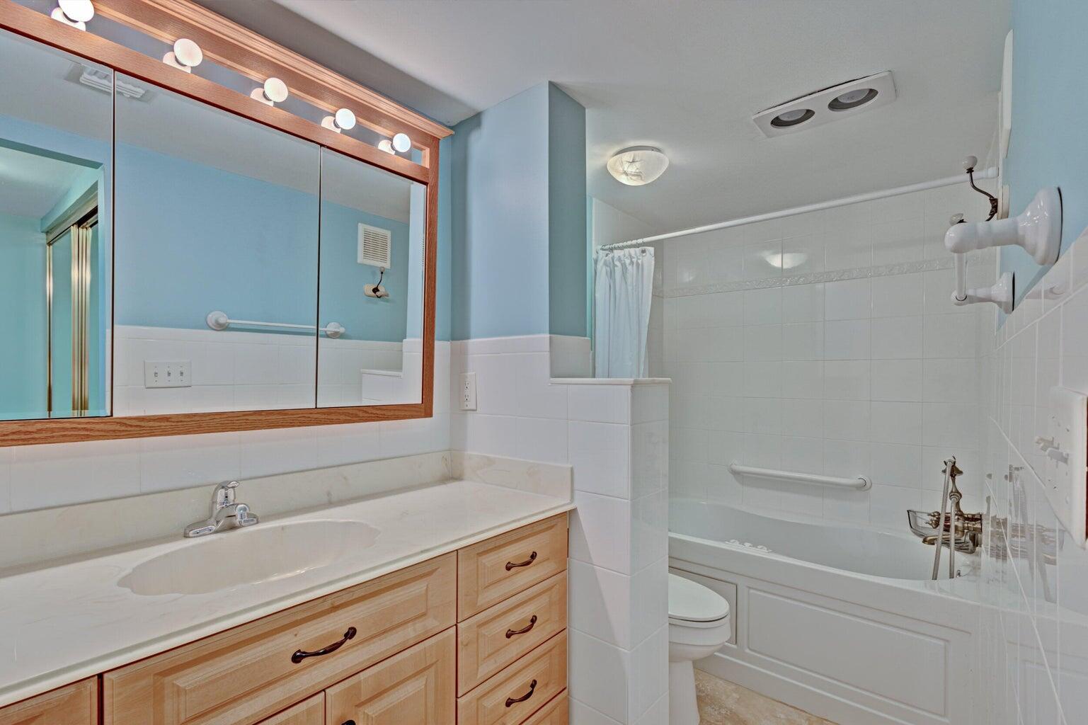 LONGWOOD 1 CONDO - Residential