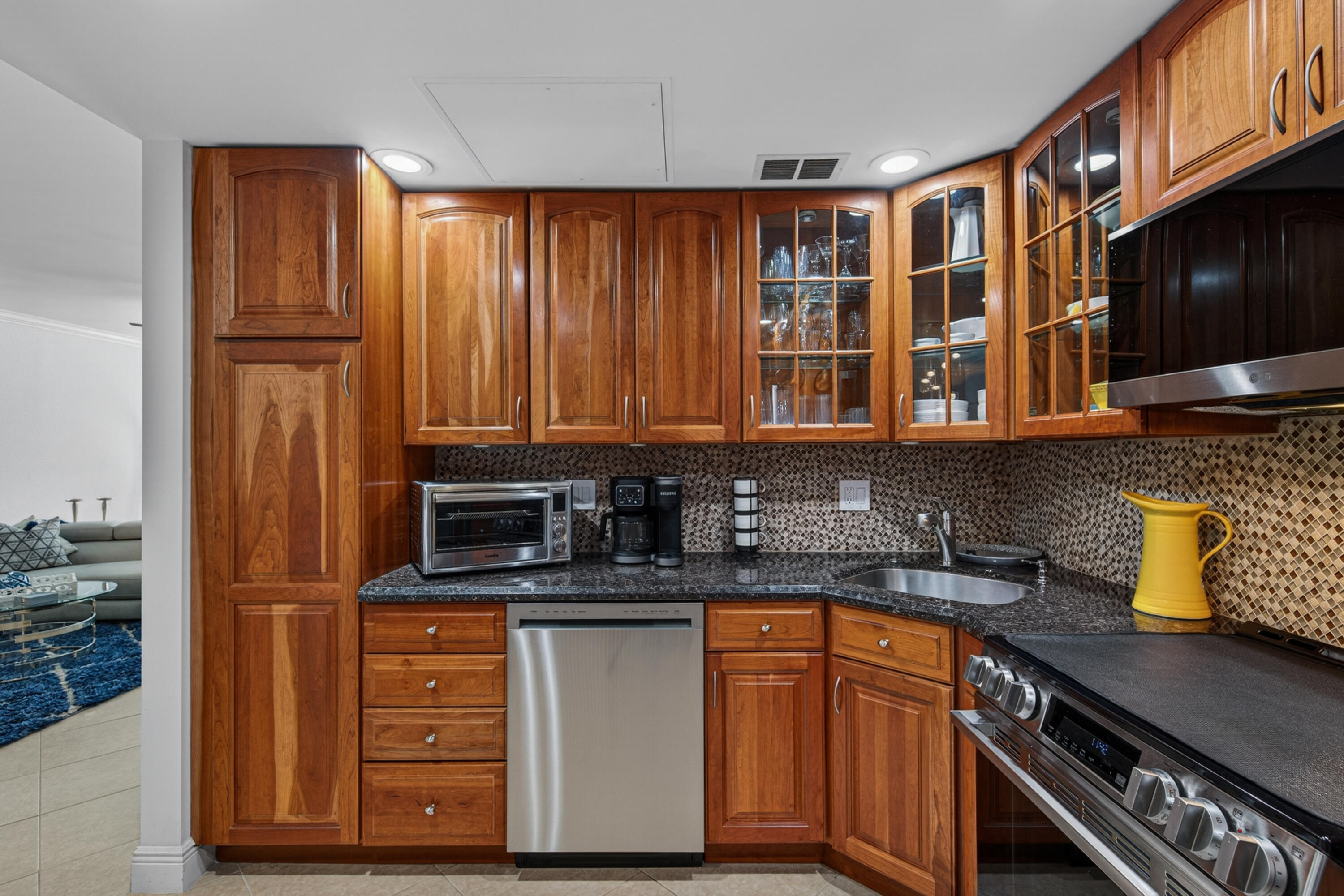 PATRICIAN CONDO - Residential Lease