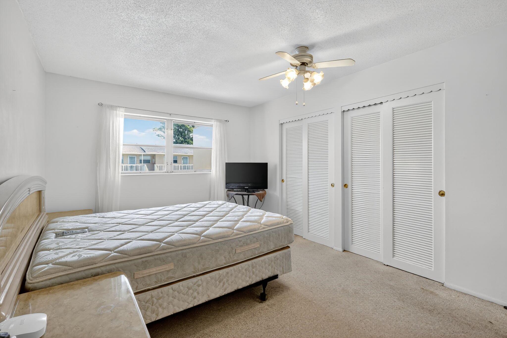 VILLAGE ROYALE CONDO 8 - Residential Lease