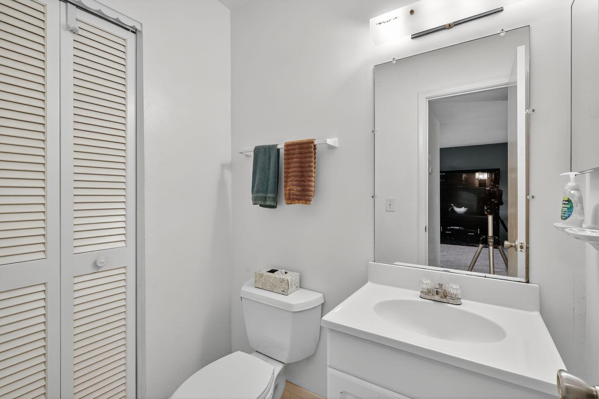 VILLAGE ROYALE CONDO 8 - Residential Lease