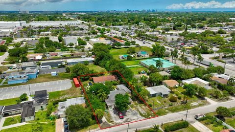 Stock Market is Falling. Invest in South Florida Multi Family Apartment Buildings for a Higher Return. 3063 Floweva Street A Palm Springs FL