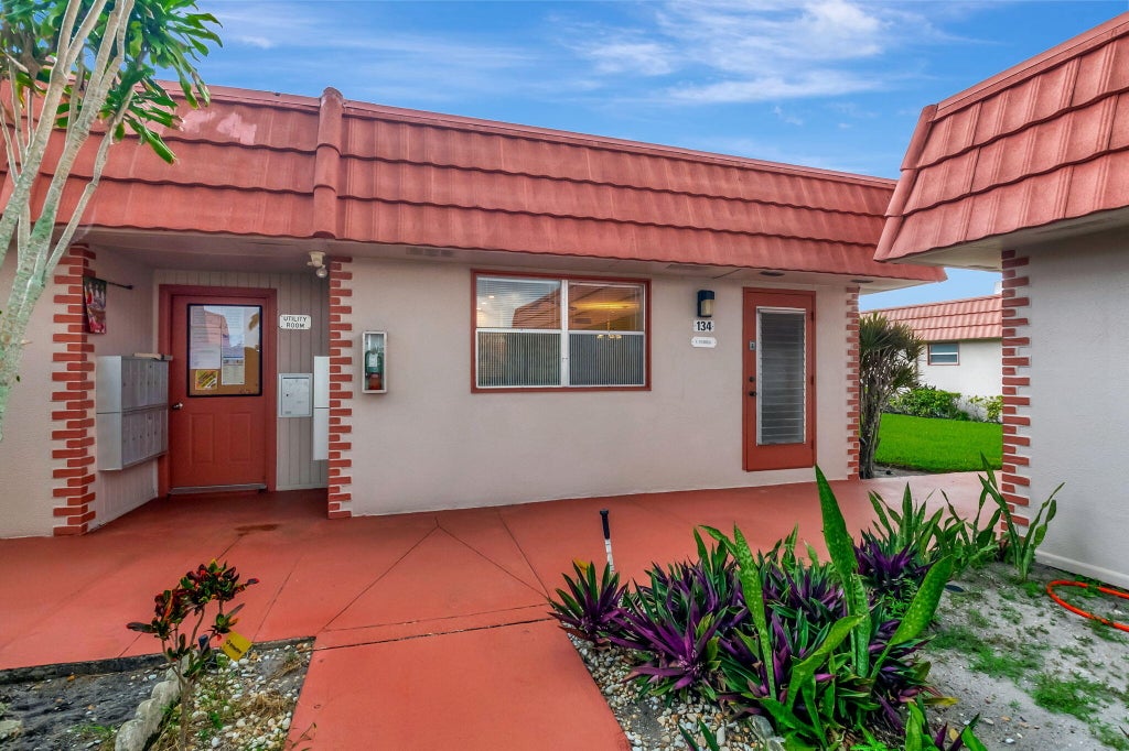 Photo of 134 Seville E, Delray Beach, FL 33446 (MLS # R11013064)