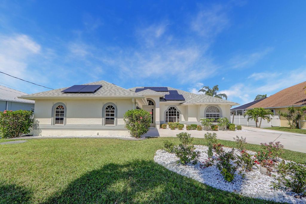 Photo of 192 SW Dalton Circle, Port Saint Lucie, FL 34953 (MLS # R11074034)