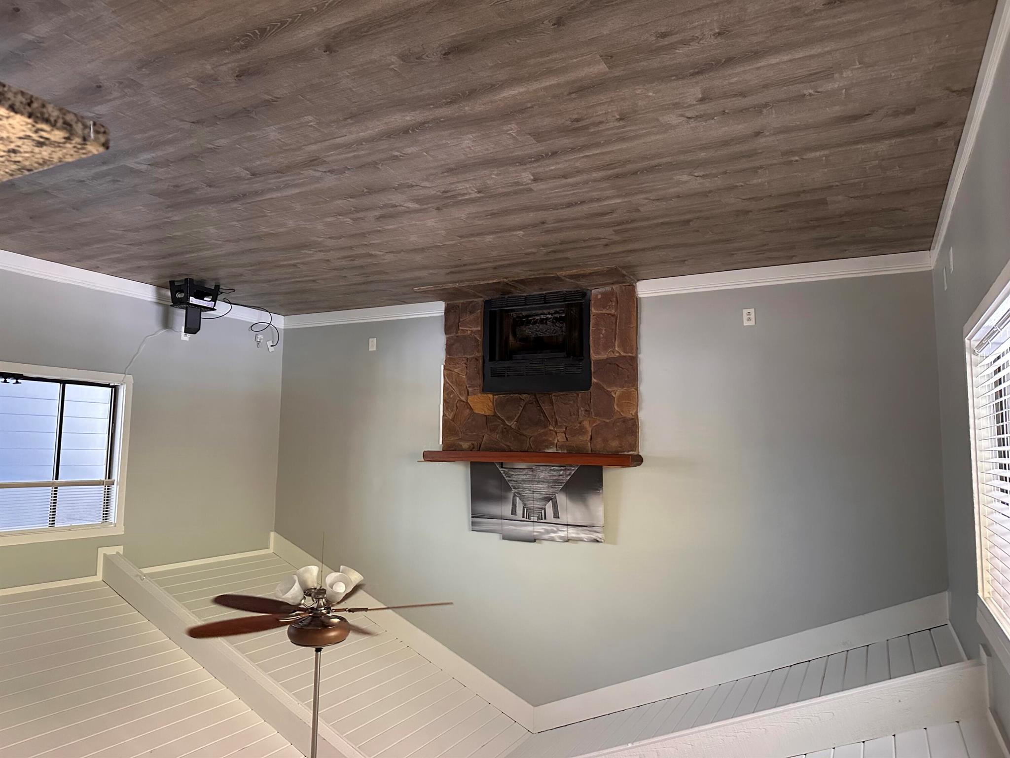 LAKEWOOD PARK UNIT 6 - Residential Lease