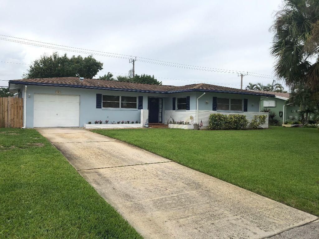Photo of 3582 Lighthouse Dr, Palm Beach Gardens, FL 33410 (MLS # R11088406)
