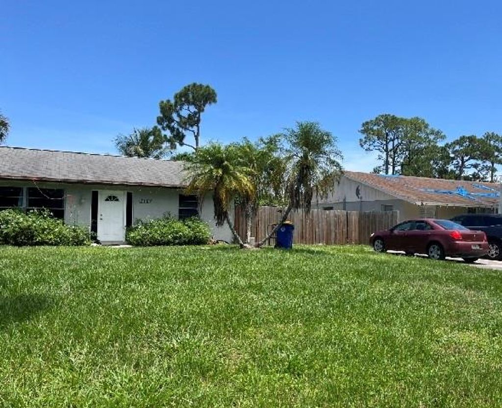 Photo of 3107 SE Birch Ave, Stuart, FL 34997 (MLS # F10514009)