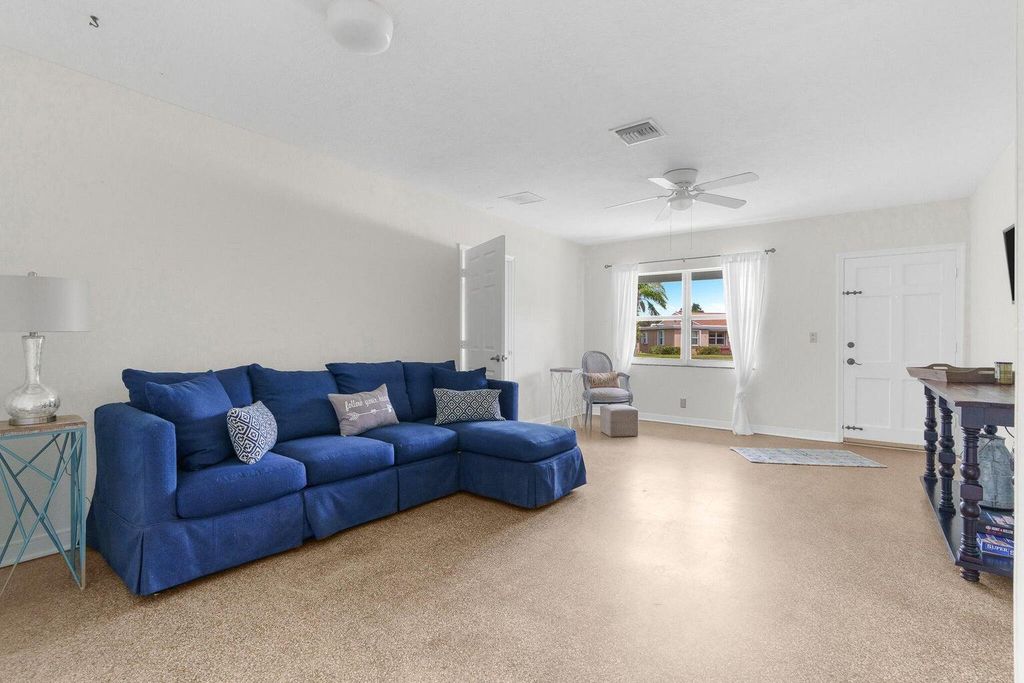 Photo of 256 NE 16th Street, Delray Beach, FL 33444 (MLS # R10990249)