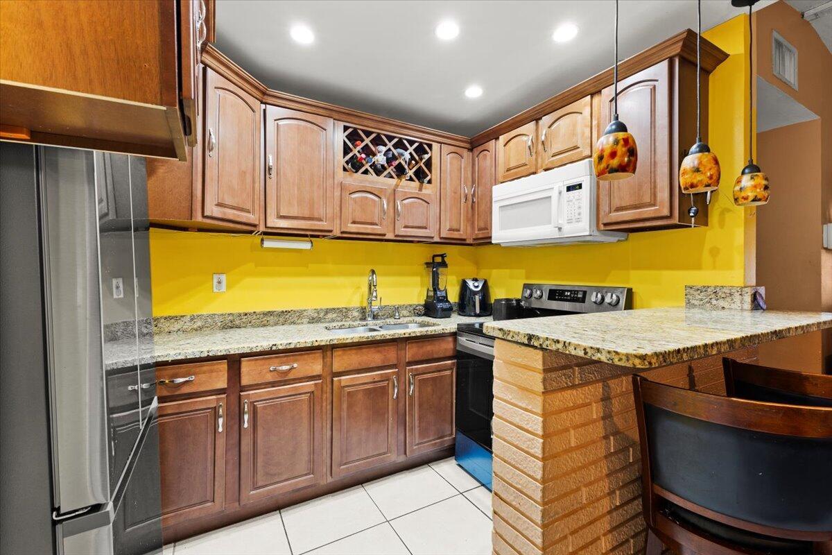 LAKE AIRE ESTATES - Residential