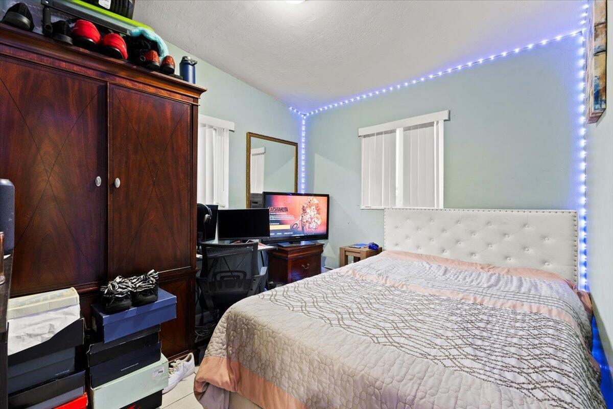 LAKE AIRE ESTATES - Residential