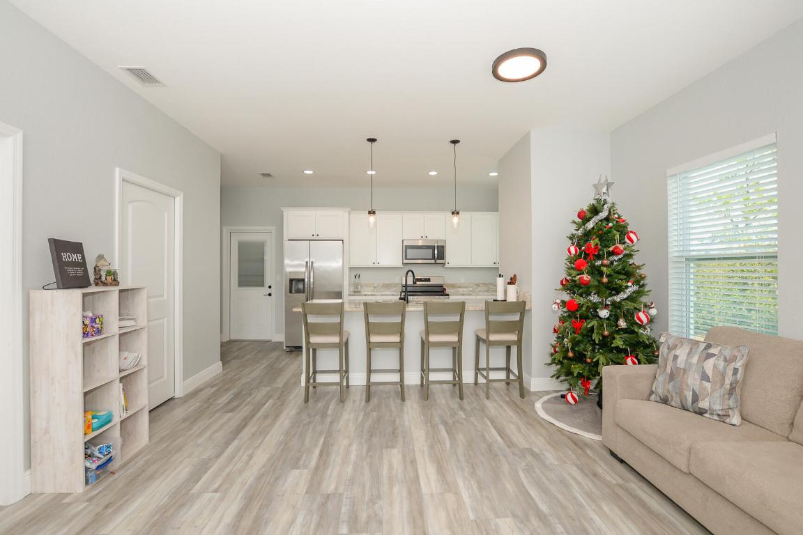 ORANGE BLOSSOM CCC UNIT 17 - Residential