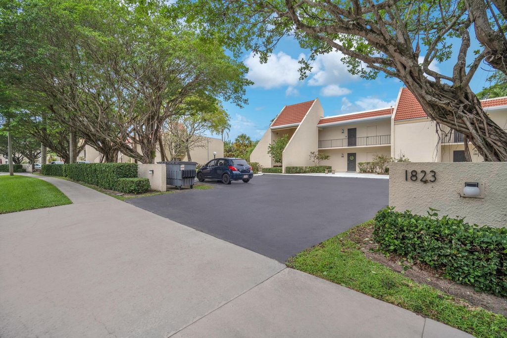 Photo of 1823 Presidential Way #E101, West Palm Beach, FL 33401 (MLS # B26009981)
