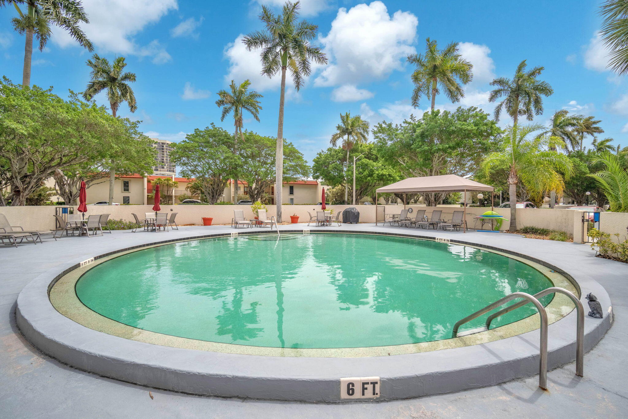 LANDS OF THE PRESIDENT CONDO 1 - Residential