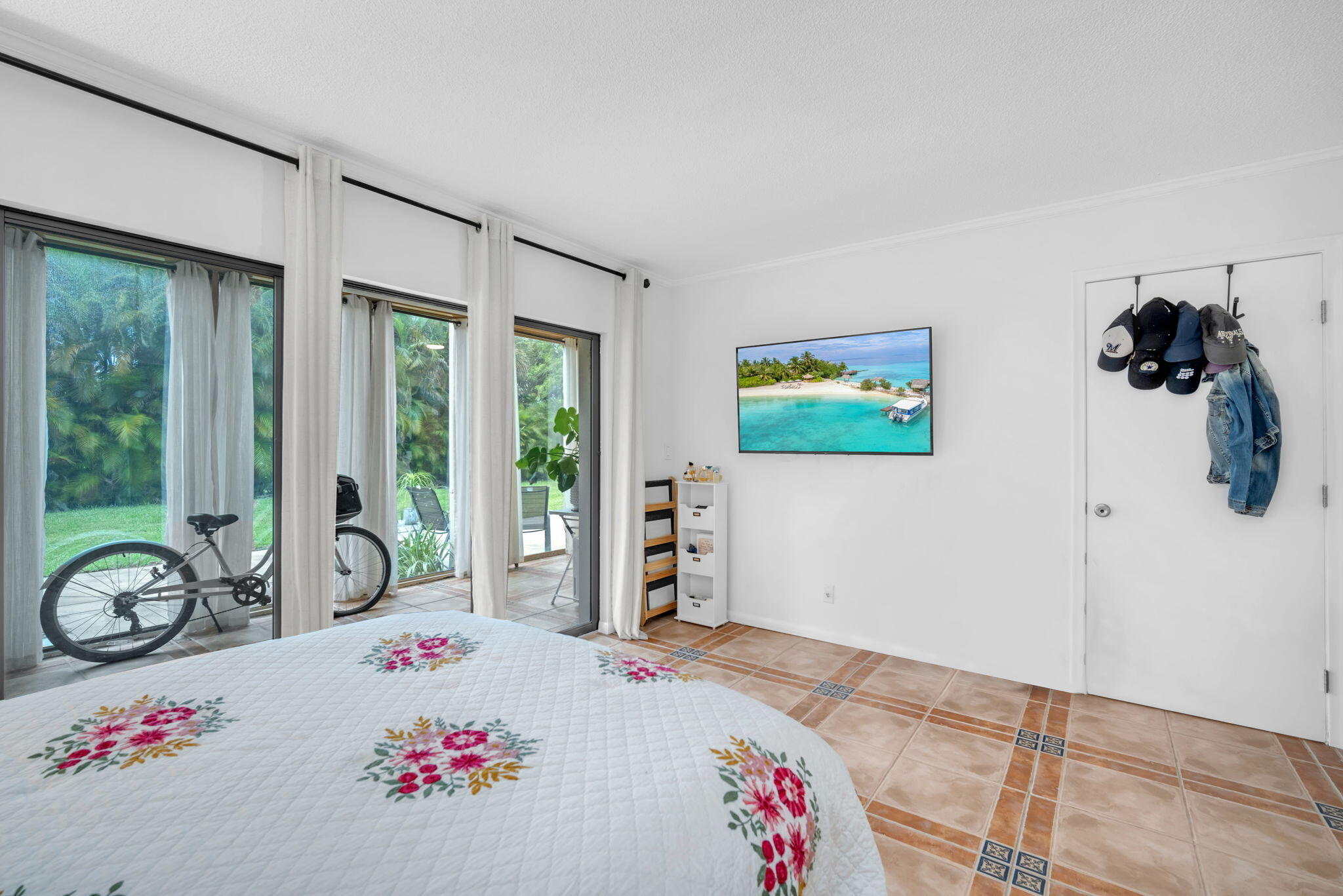 LANDS OF THE PRESIDENT CONDO 1 - Residential