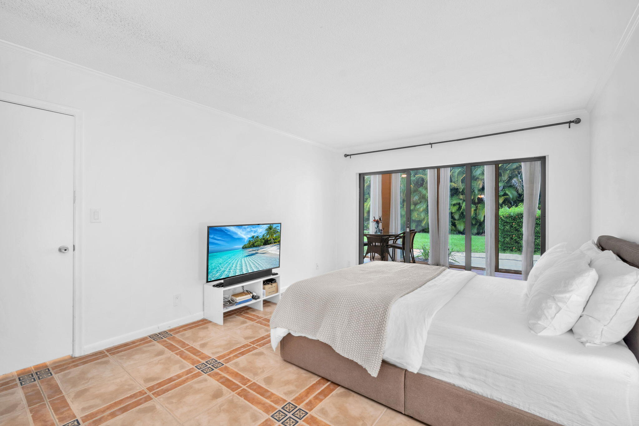 LANDS OF THE PRESIDENT CONDO 1 - Residential