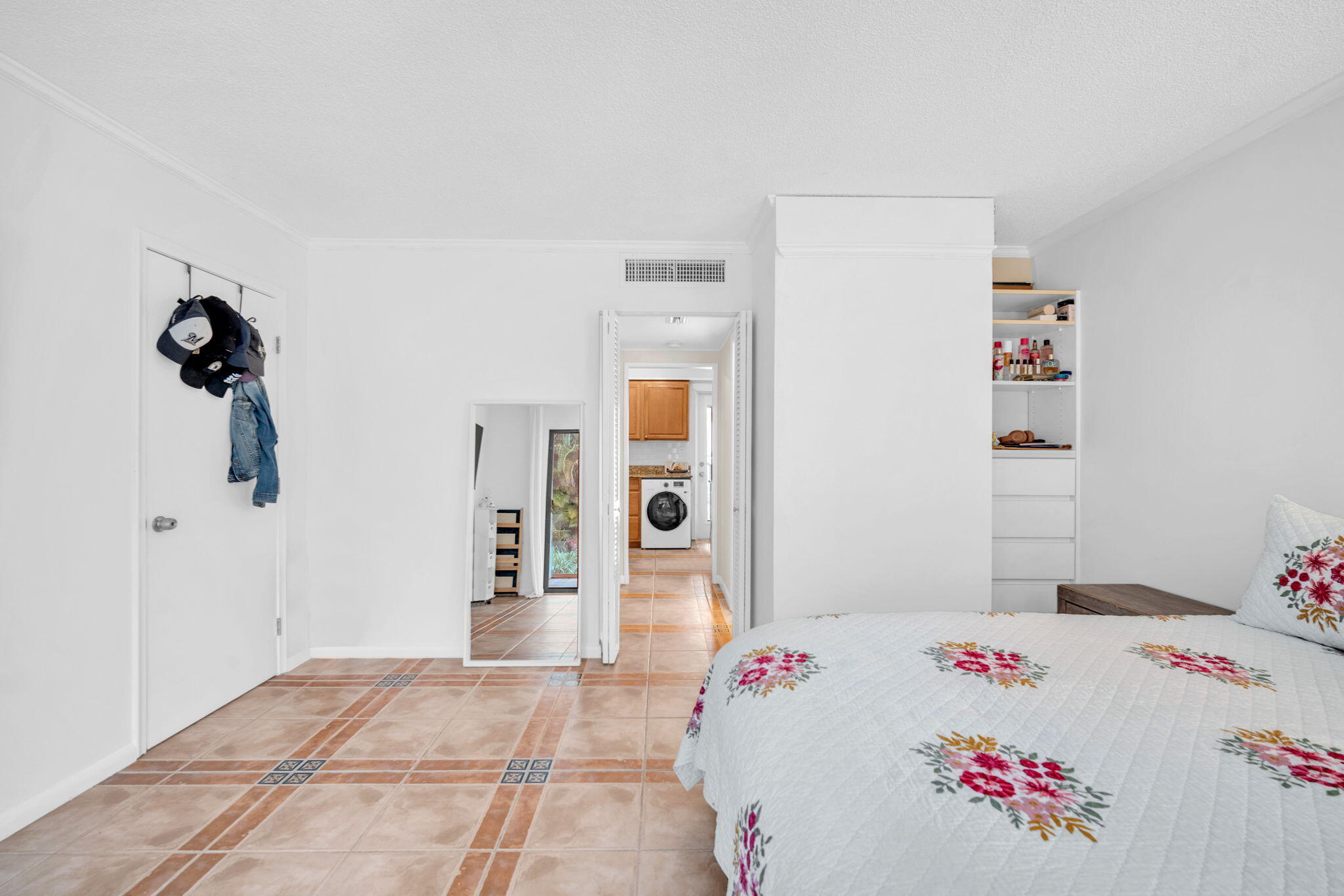 LANDS OF THE PRESIDENT CONDO 1 - Residential