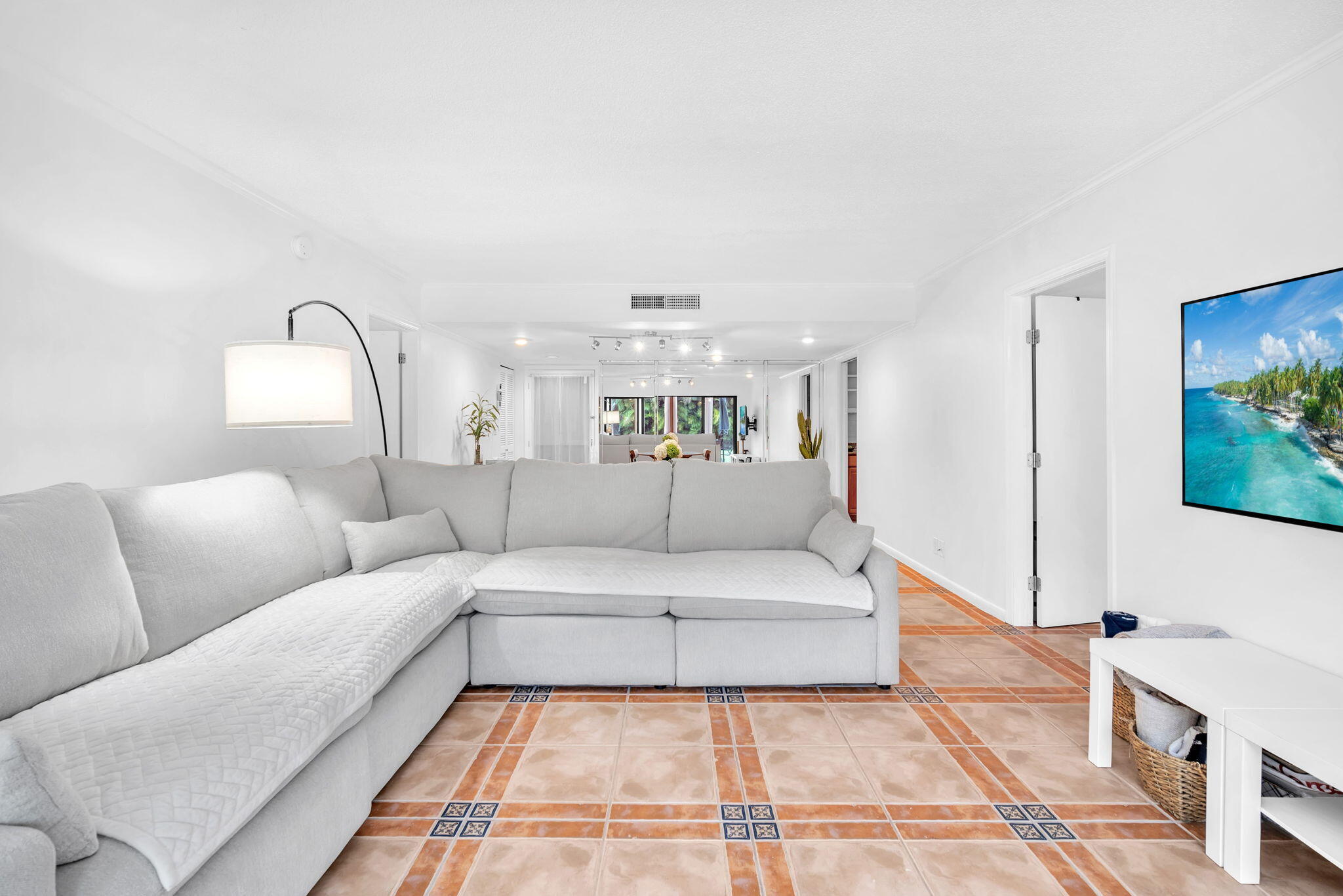 LANDS OF THE PRESIDENT CONDO 1 - Residential