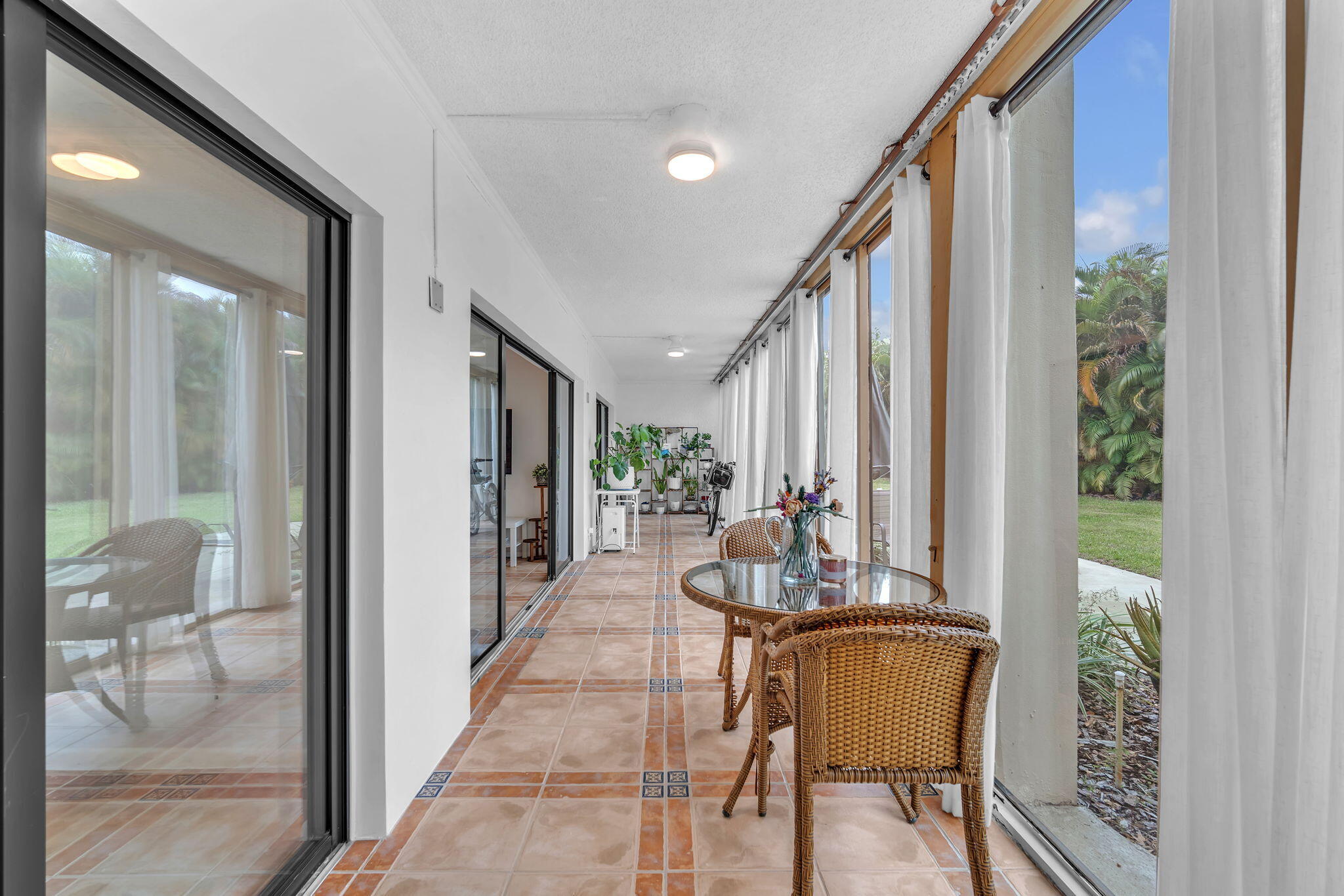 LANDS OF THE PRESIDENT CONDO 1 - Residential