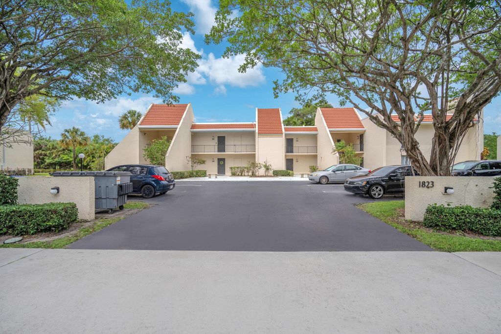 Photo of 1823 Presidential Way #E101, West Palm Beach, FL 33401 (MLS # B26009981)