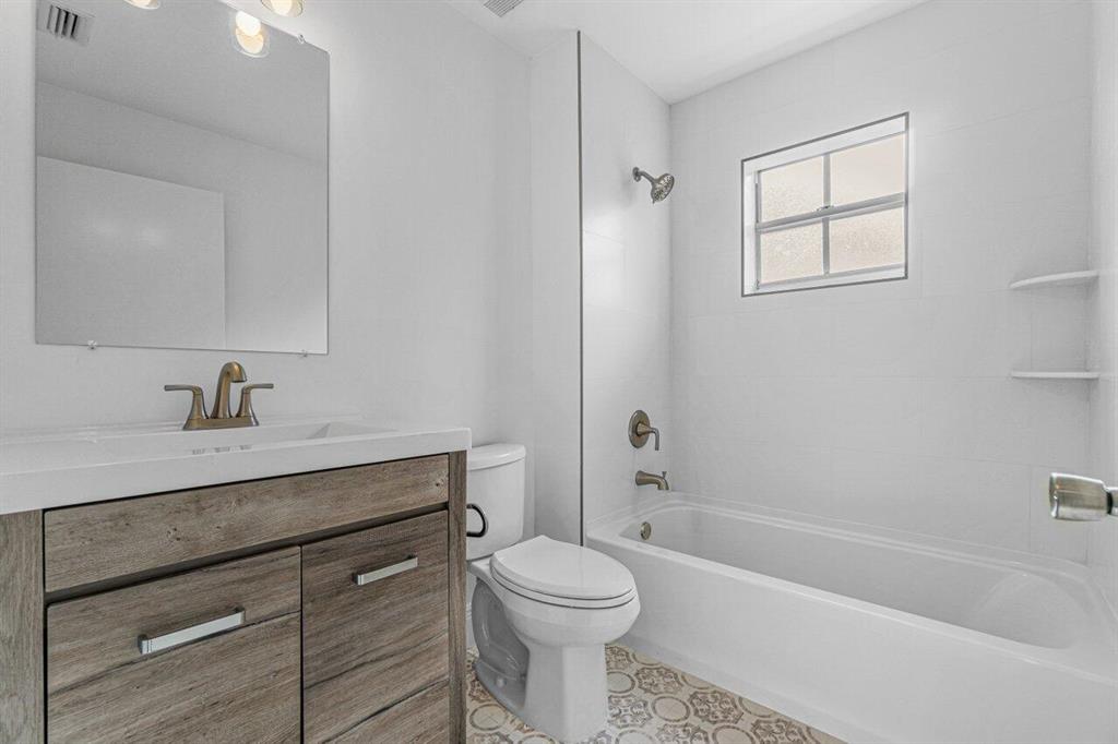 EMERALD POINTE 2 - Residential