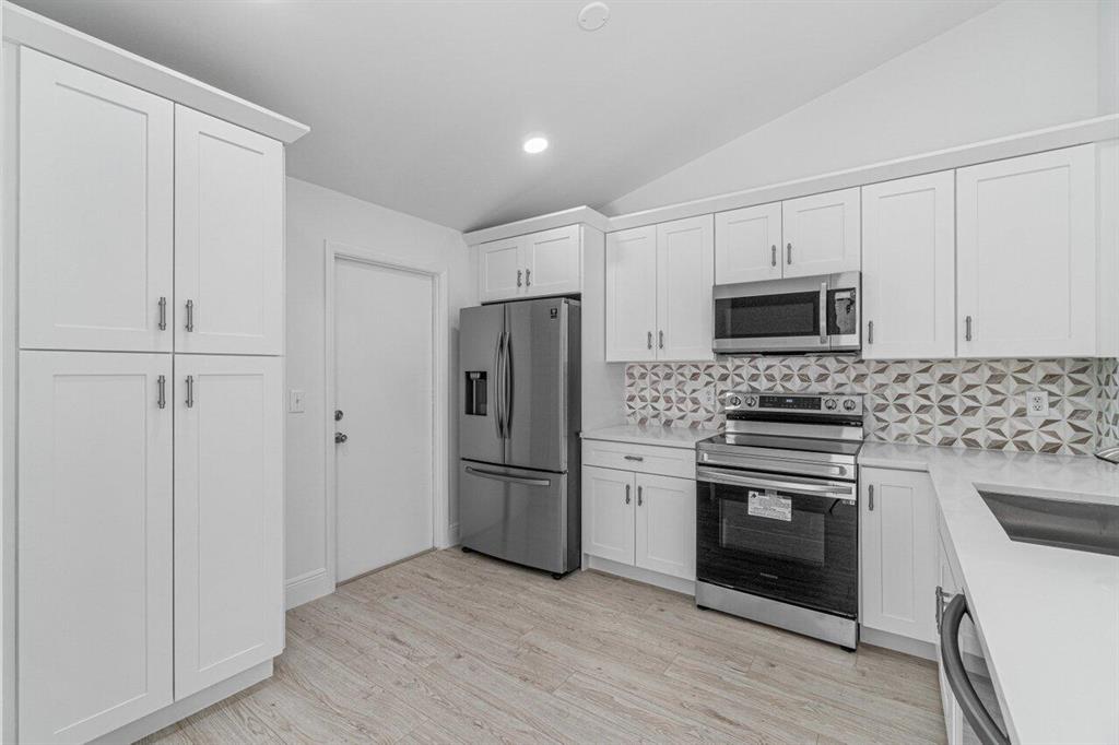 EMERALD POINTE 2 - Residential