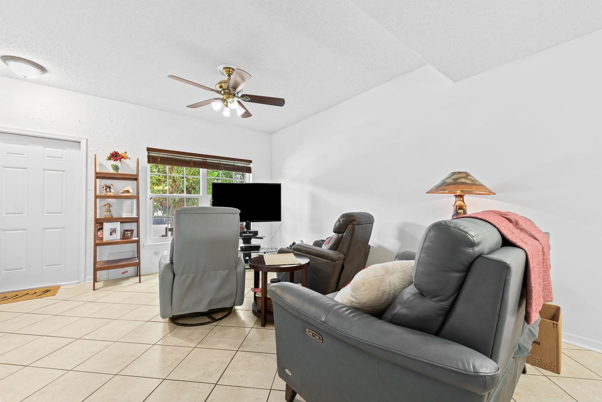 3320 Confetti Ln 3320