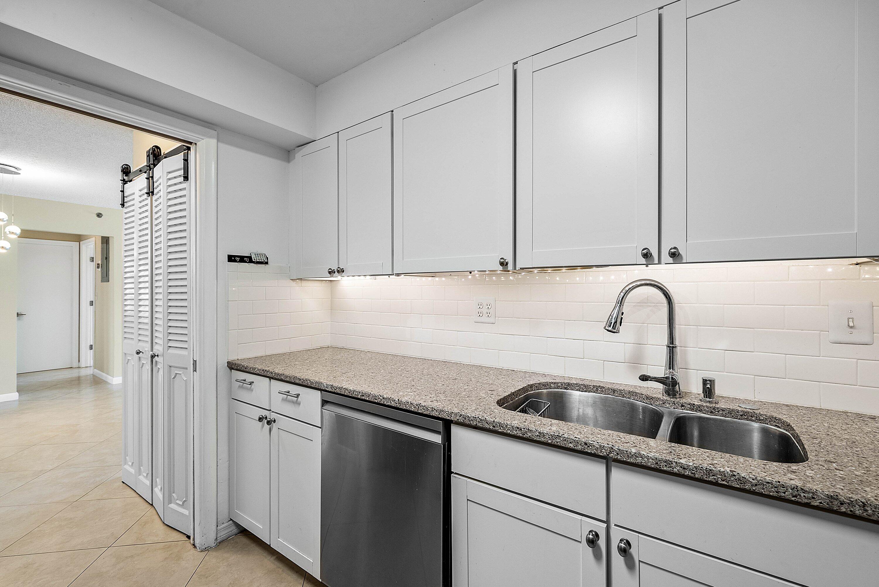 AMBASSADORS V SOUTH CONDO - Residential