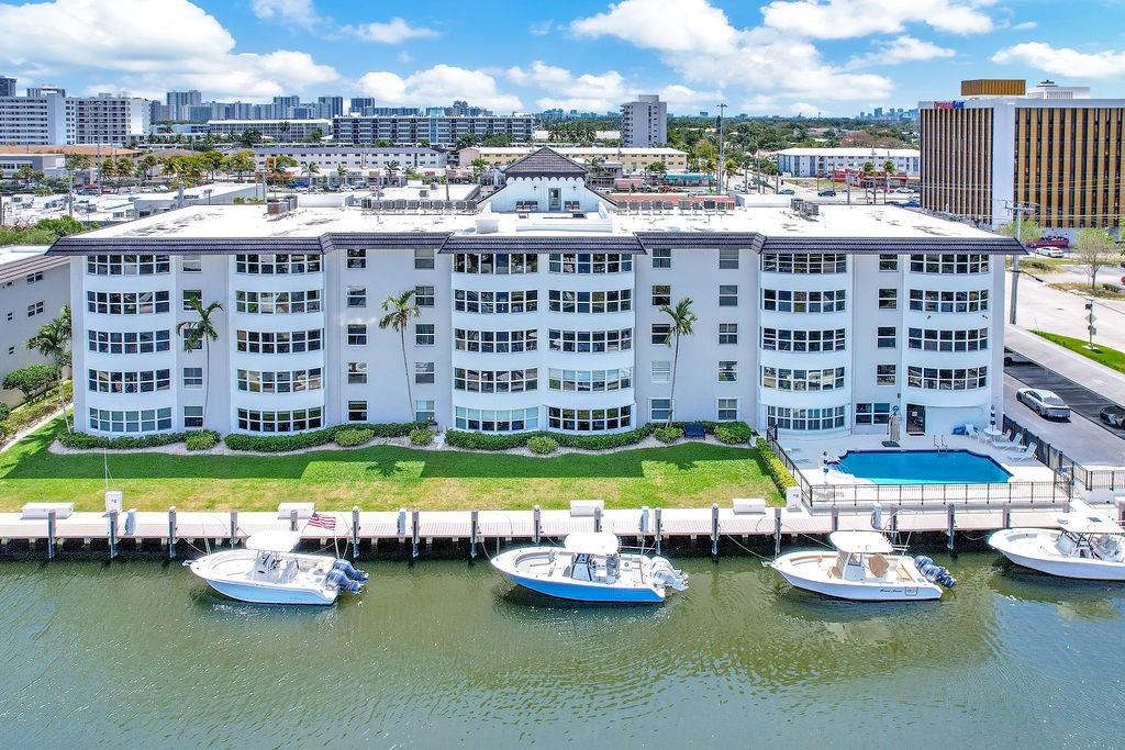 5100 Bayview Dr 404