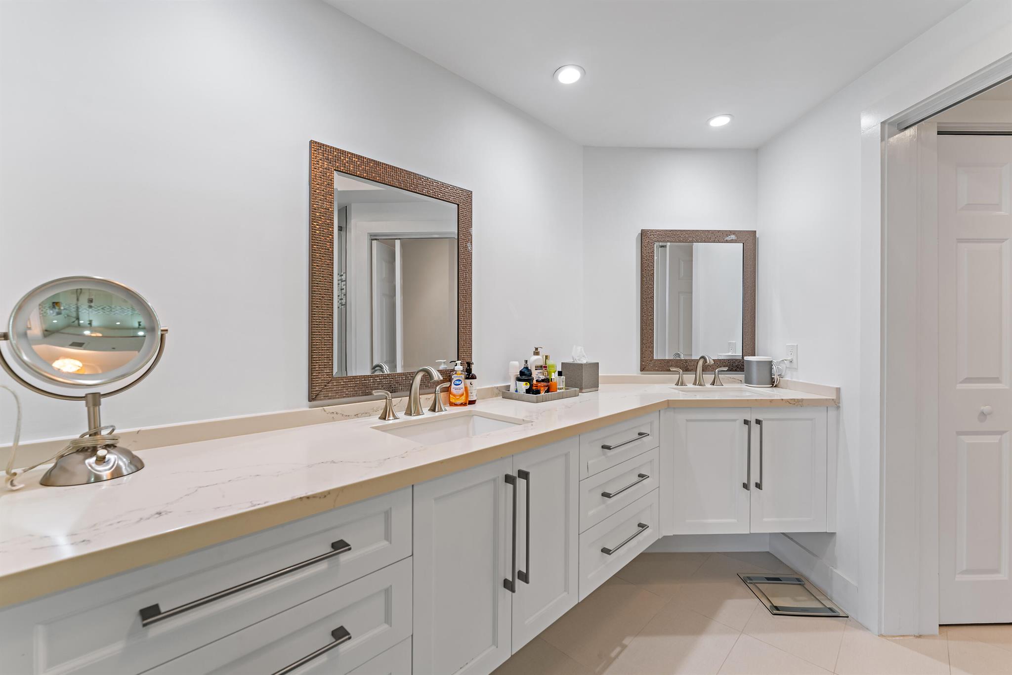 JUPITER OCEAN GRANDE 2 CO - Residential