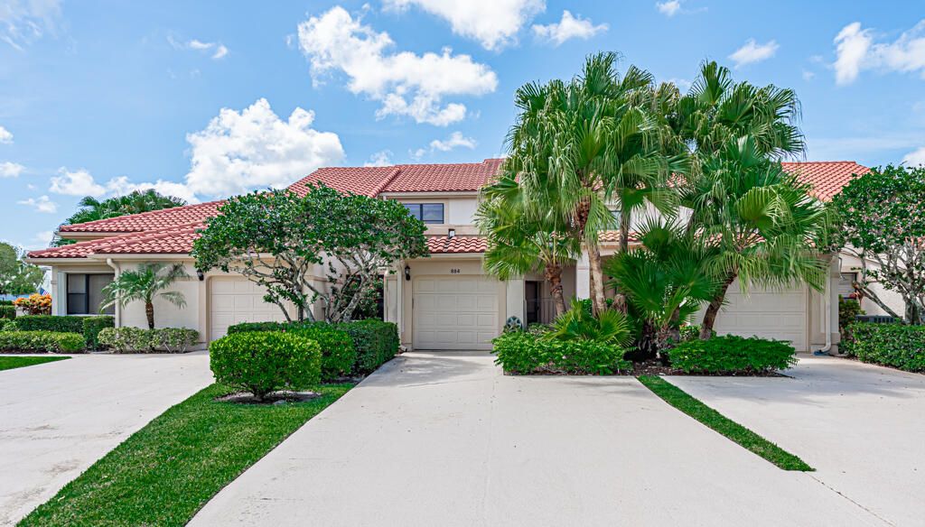 Photo of 884 Windermere Way Way, Palm Beach Gardens, FL 33418 (MLS # R10814532)