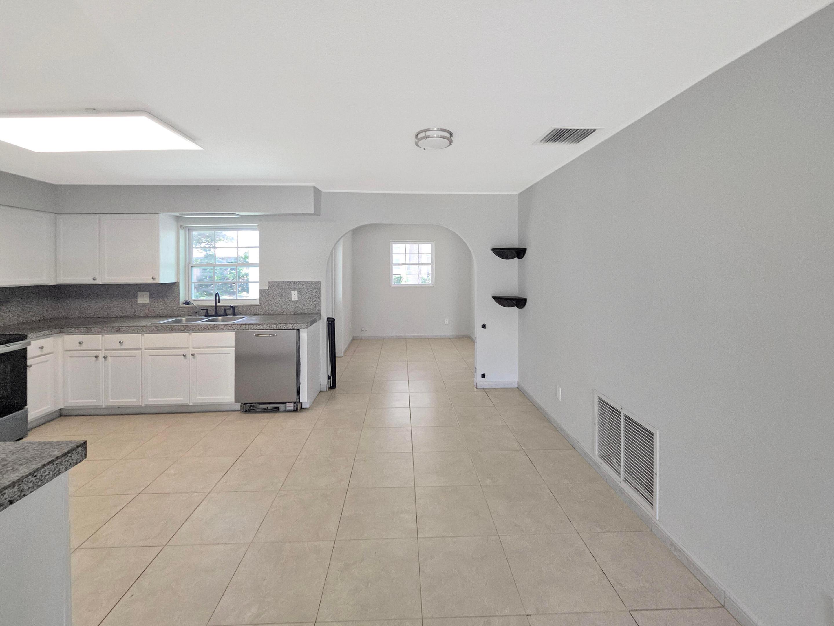5114 MYRTLE Drive