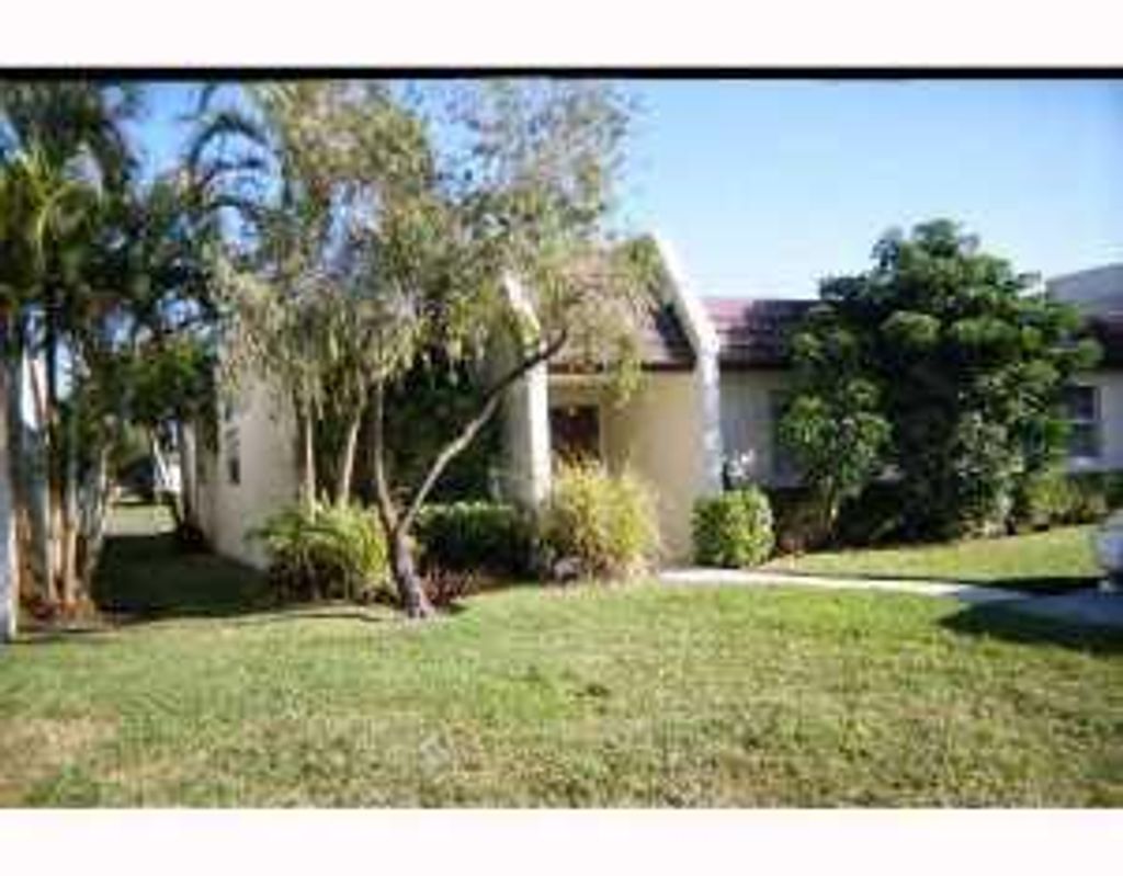 Photo of 119 Lake Susan Drive, West Palm Beach, FL 33411 (MLS # R10732764)