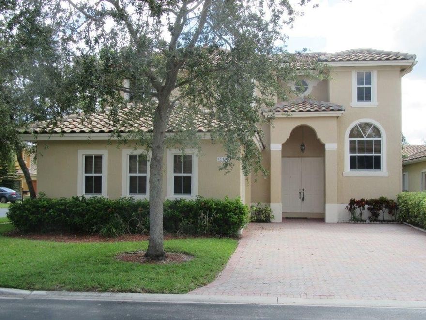 *OPPORTUNITY KNOCKS*HARDLY LIVED IN AND WELL MAINTAINED HOME ON A CORNER LOT IN A CARD GATED COMMUNITY*APPLIANCES ARE LIKE BRAND NEW* *CONVENIENT MASTER BEDROOM DOWNSTAIRS *LOFT CAN BE USED AS A COMPUTER AREA OR PLAY AREA FOR CHILDREN* TRAY CEILINGS * NEUTRAL COLORS *WOOD LAMINATE AND CERAMIC TILED FLOORING* EASY ACCESS TO THE SAWGRASS EXPWY * TOP RATED SCHOOLS*SHOW AND SELL THIS BEAUTIFUL HOME*SEE BROKER REMARK*