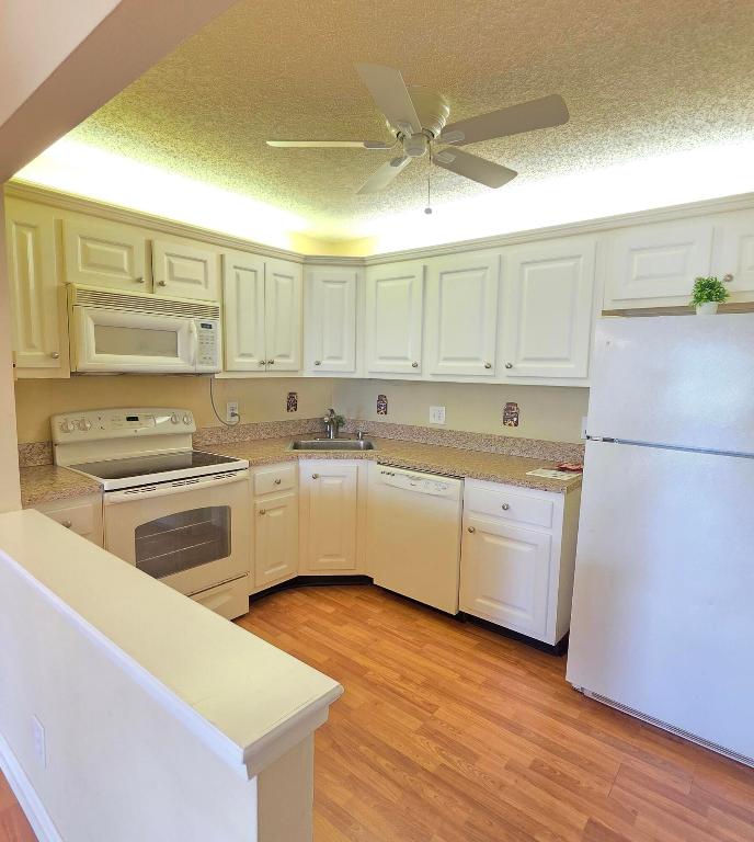 PINE RIDGE SOUTH IV CONDO - Residential